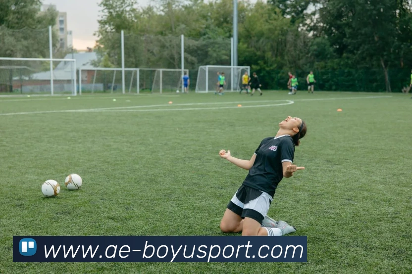 前海港外援奥斯卡晒训练照后因病决定退役引发关注