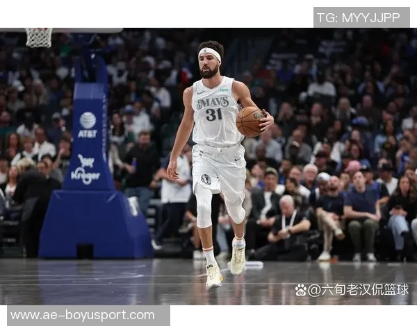 克莱状态回暖三分球表现出色11投5中贡献14分1篮板