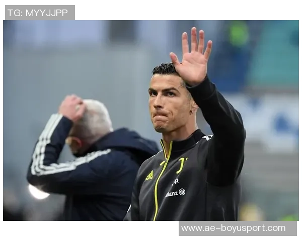 C罗昔日尤文队友工地打拼走红25岁因伤退役成励志典范