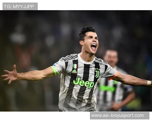 C罗昔日尤文队友工地打拼走红25岁因伤退役成励志典范